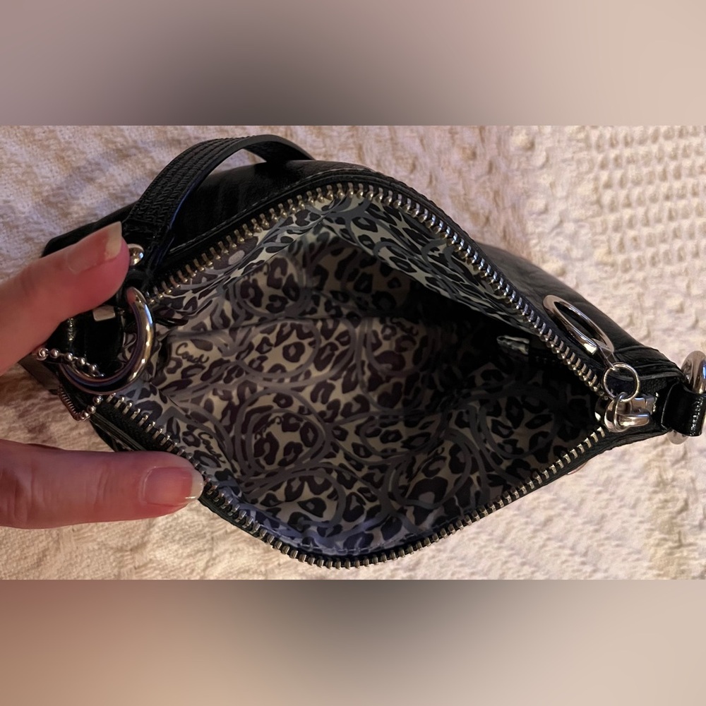 Coach Poppy black patent leather mini bag wristlet clutch EUC - Picture 7 of 8